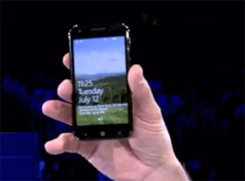 Microsoft trình diễn 4 điện thoại Windows Phone mới